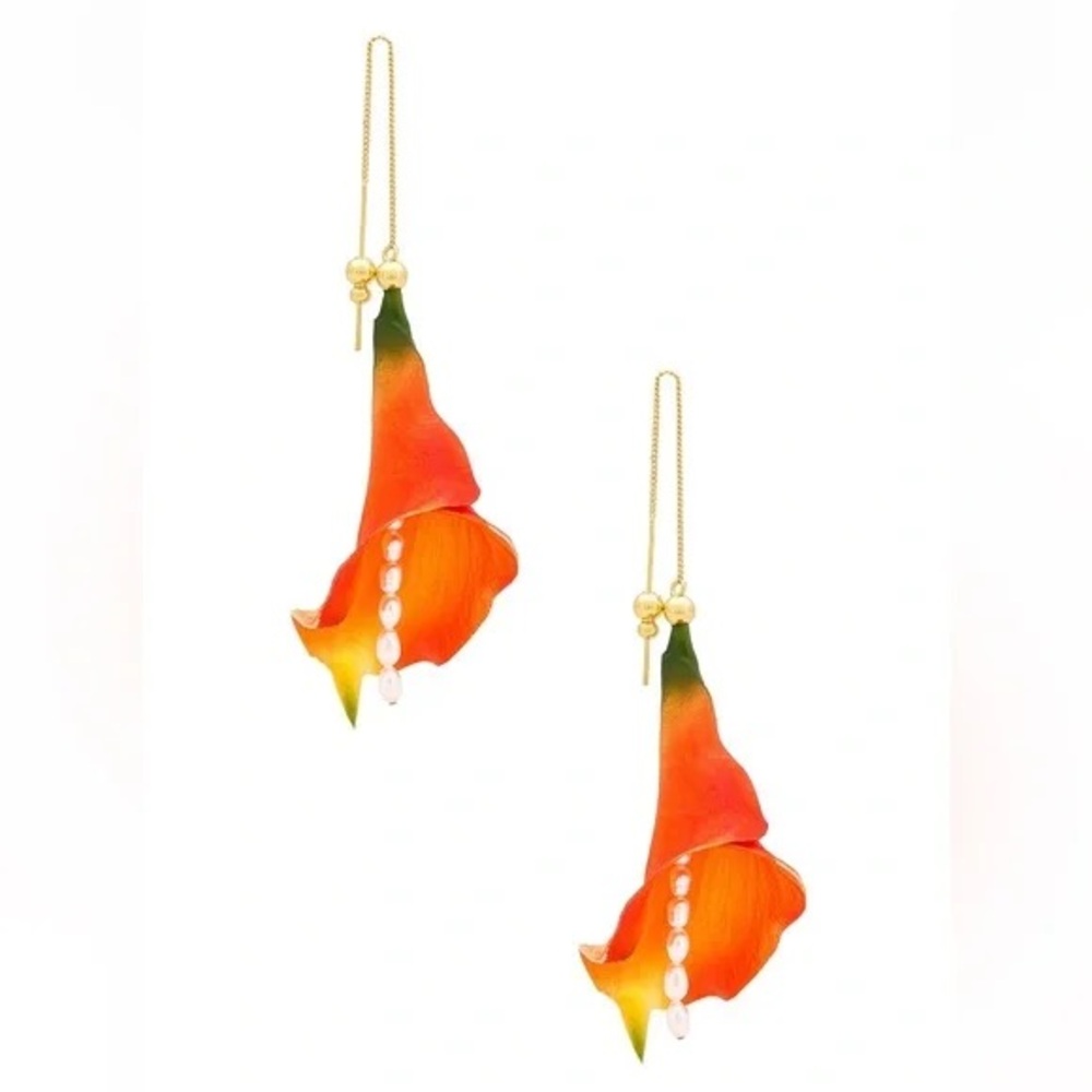 ISO cult gaia calla earrings